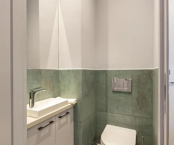 Bauhaus Luxury 2-bedroom In The Absolute Center Budapest