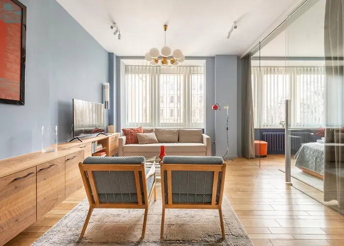 Bauhaus Luxury 2-bedroom In The Absolute Center