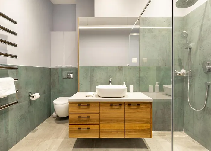 Bauhaus Luxury 2-bedroom In The Absolute Center Apartment